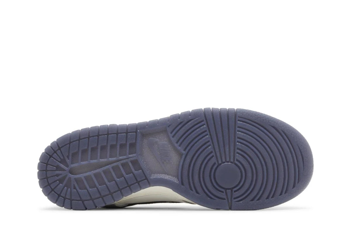Nike Dunk Low Light Carbon Gray