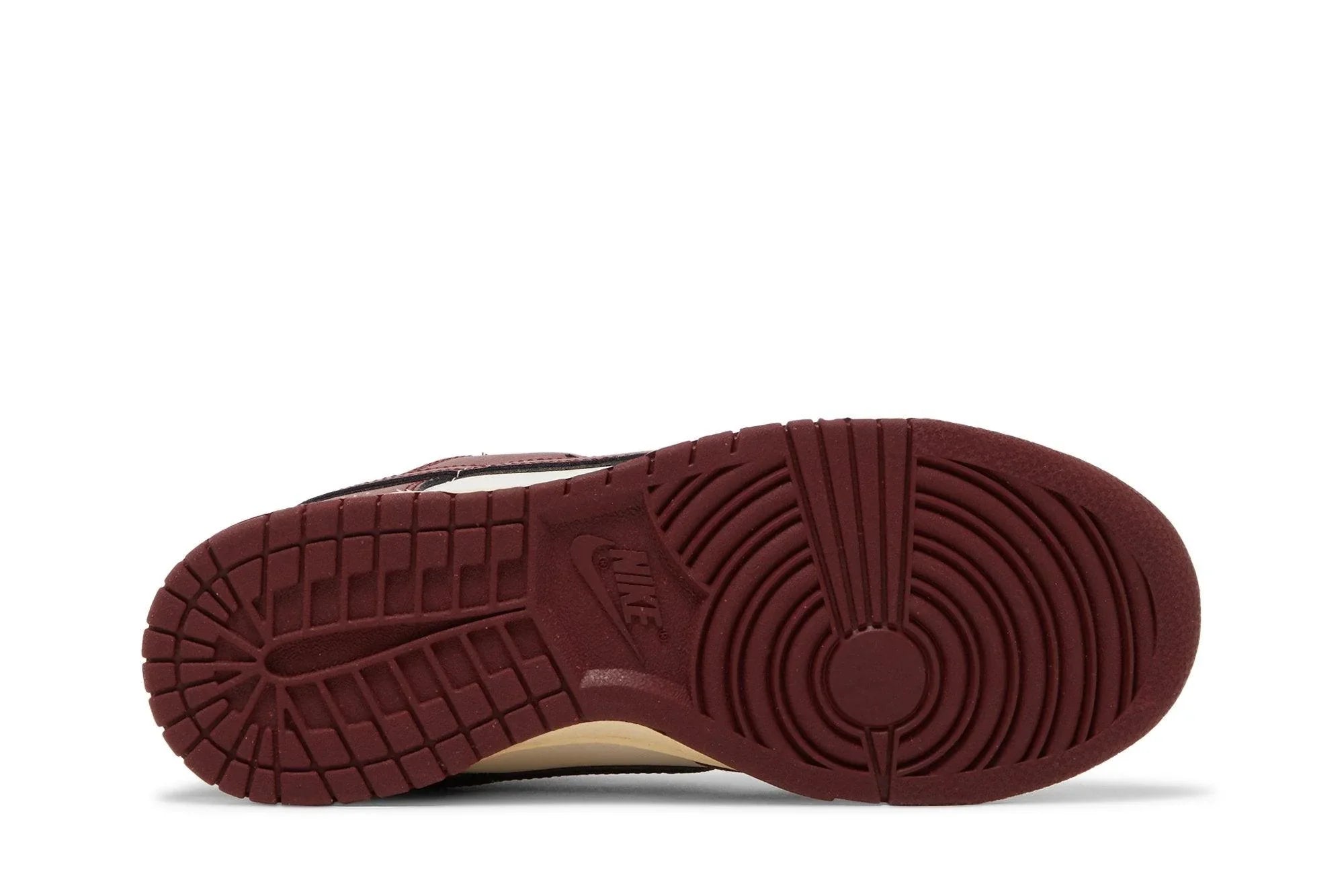 Nike Dunk Low SE Just Do It Team Red