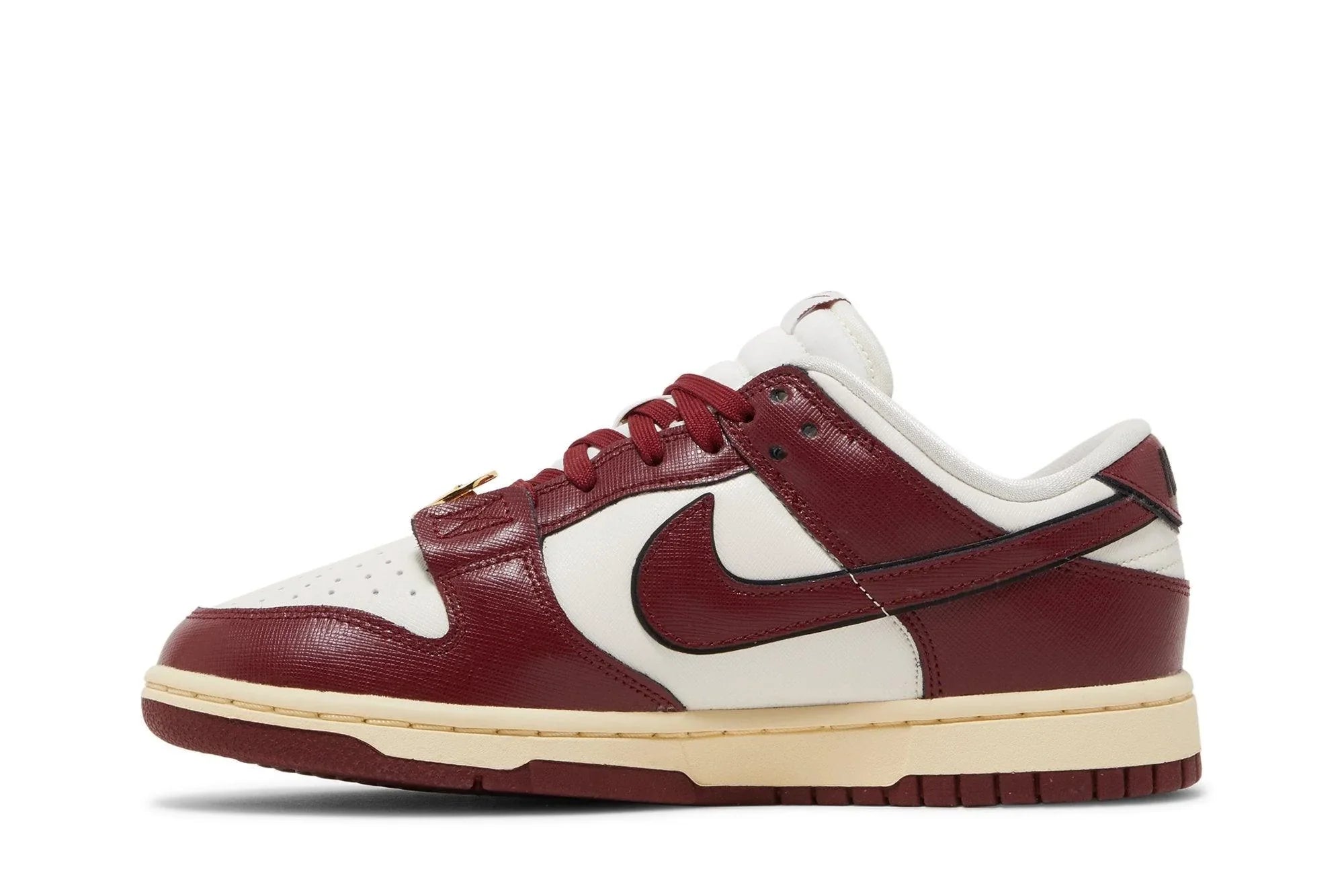 Nike Dunk Low SE Just Do It Team Red