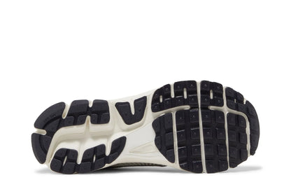 Nike Zoom Vomero 5 Photon Dust Metallic Silver Gray