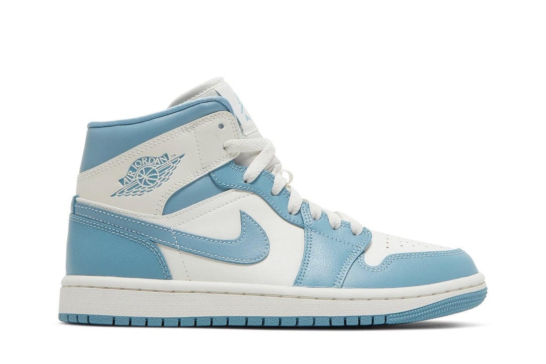 Air Jordan 1 Mid University Blue (UNC)