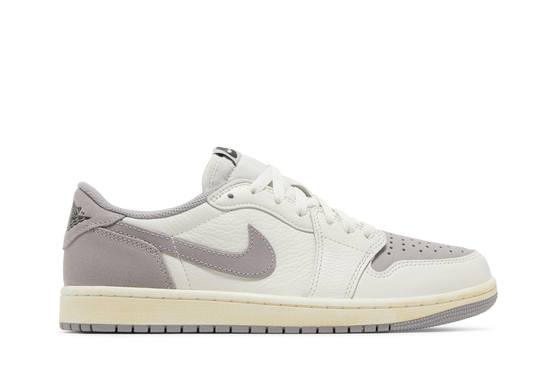Air Jordan 1 Retro Low OG &