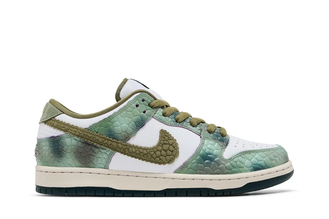 Nike Dunk Sb x Alexis Sablone Chameleon Green