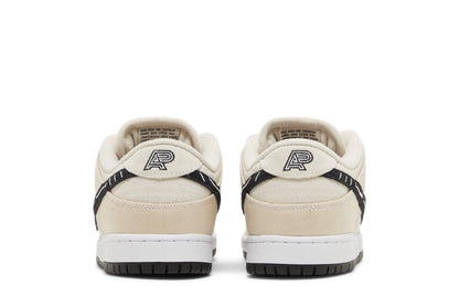 Nike SB Dunk Low Albino &amp; Black &